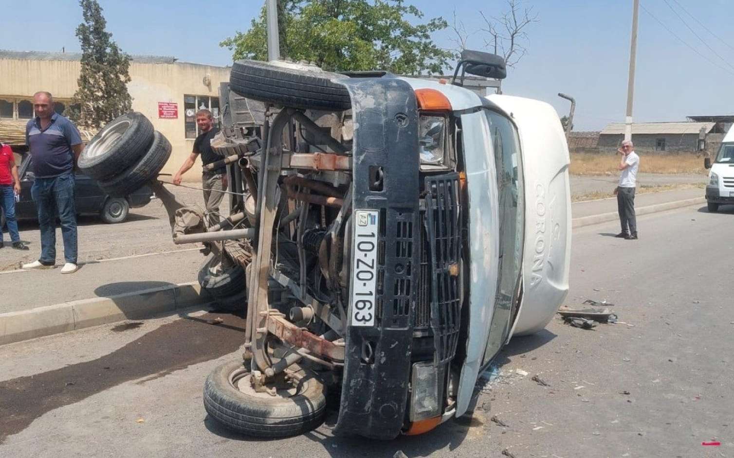 Gəncədə “Prius” “QAZel”i AŞIRDI - FOTO