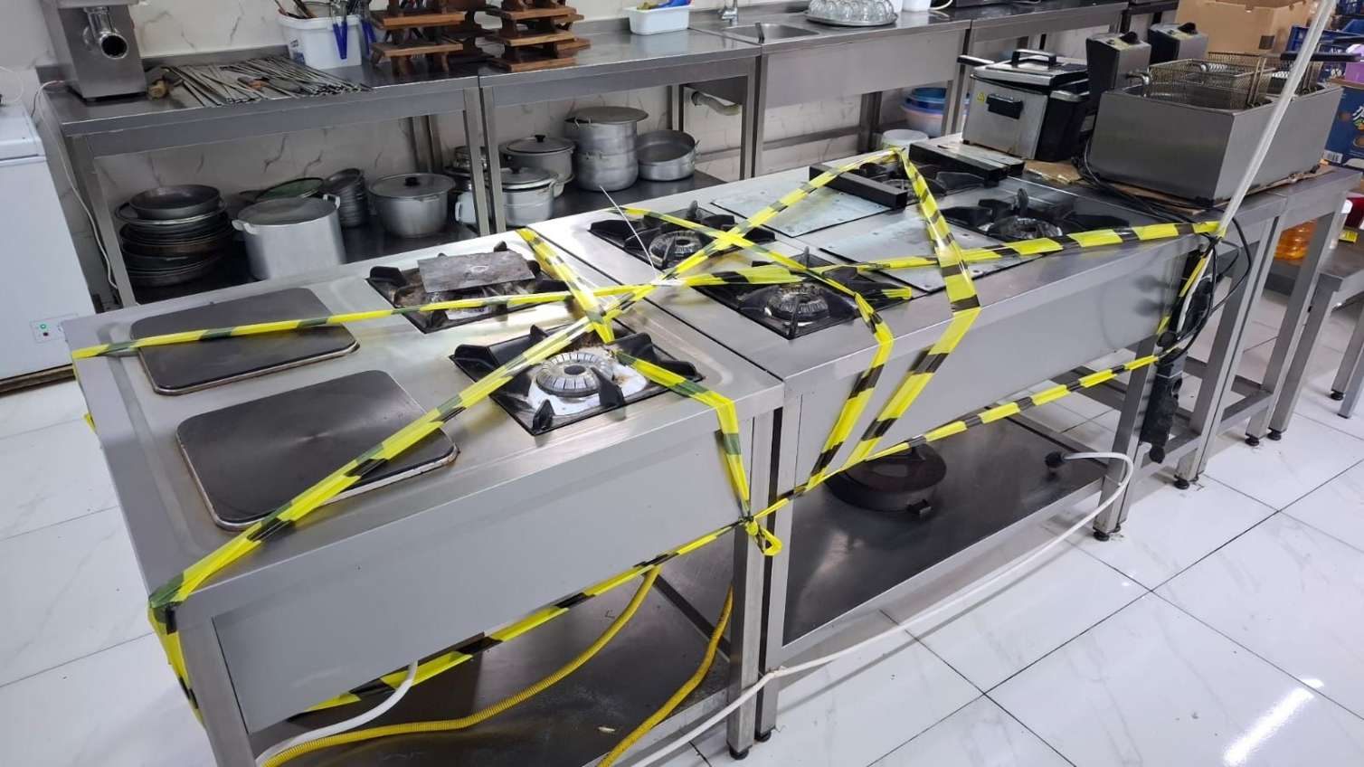 Həmin restoranın fəaliyyəti dayandırıldı - Foto 