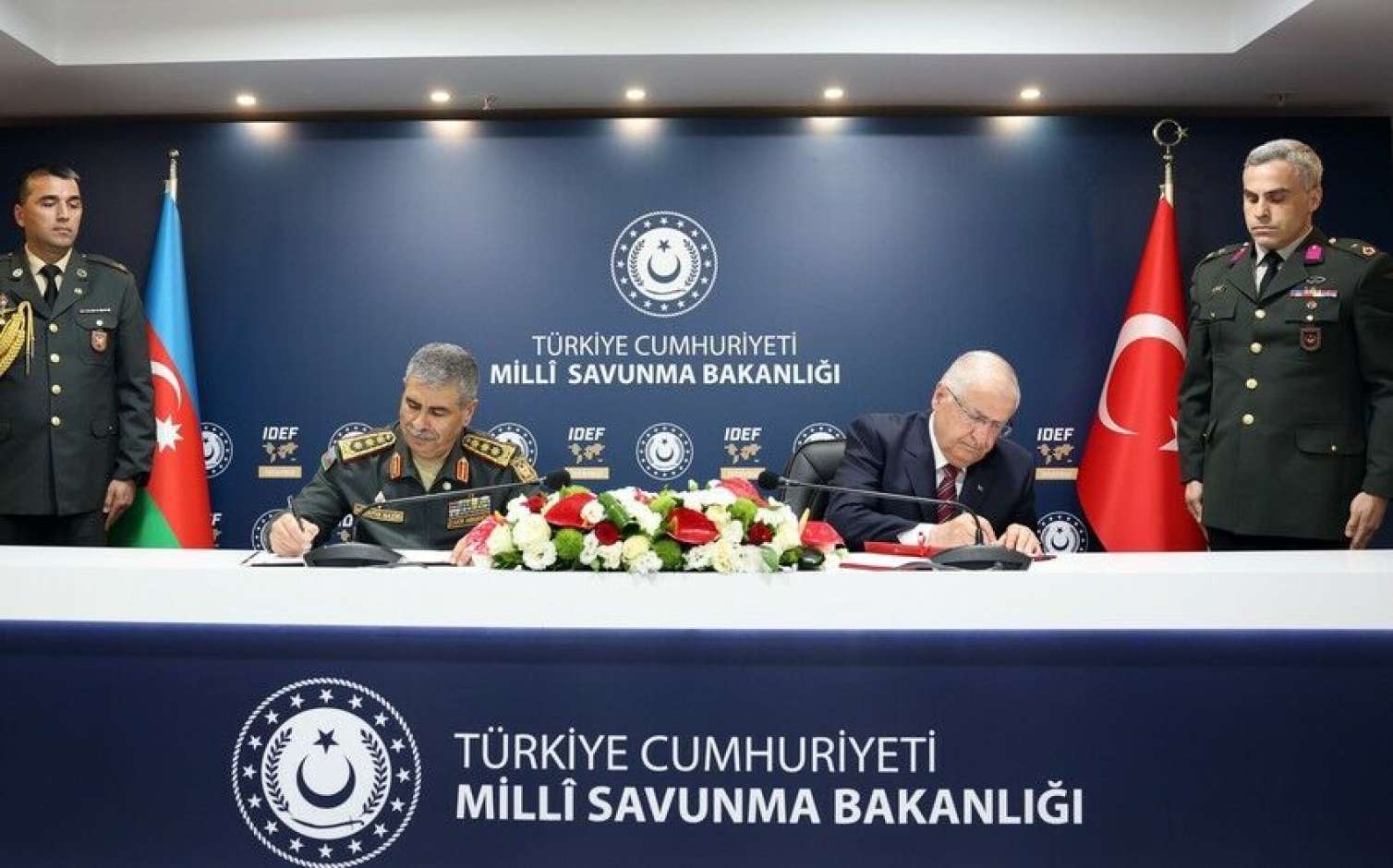 Azərbaycan Türkiyə ilə hərbi təhlükəsizlik sahəsində ANLAŞDI - FOTO 
