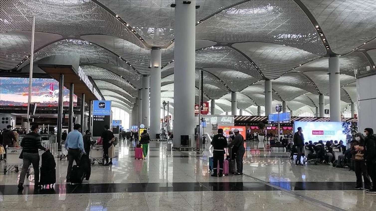 İstanbul hava limanı rekord qırdı 