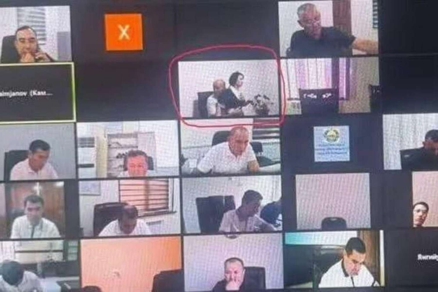 Onlayn iclasda katibəni qucaqlayan deputat işdən qovuldu - FOTO 