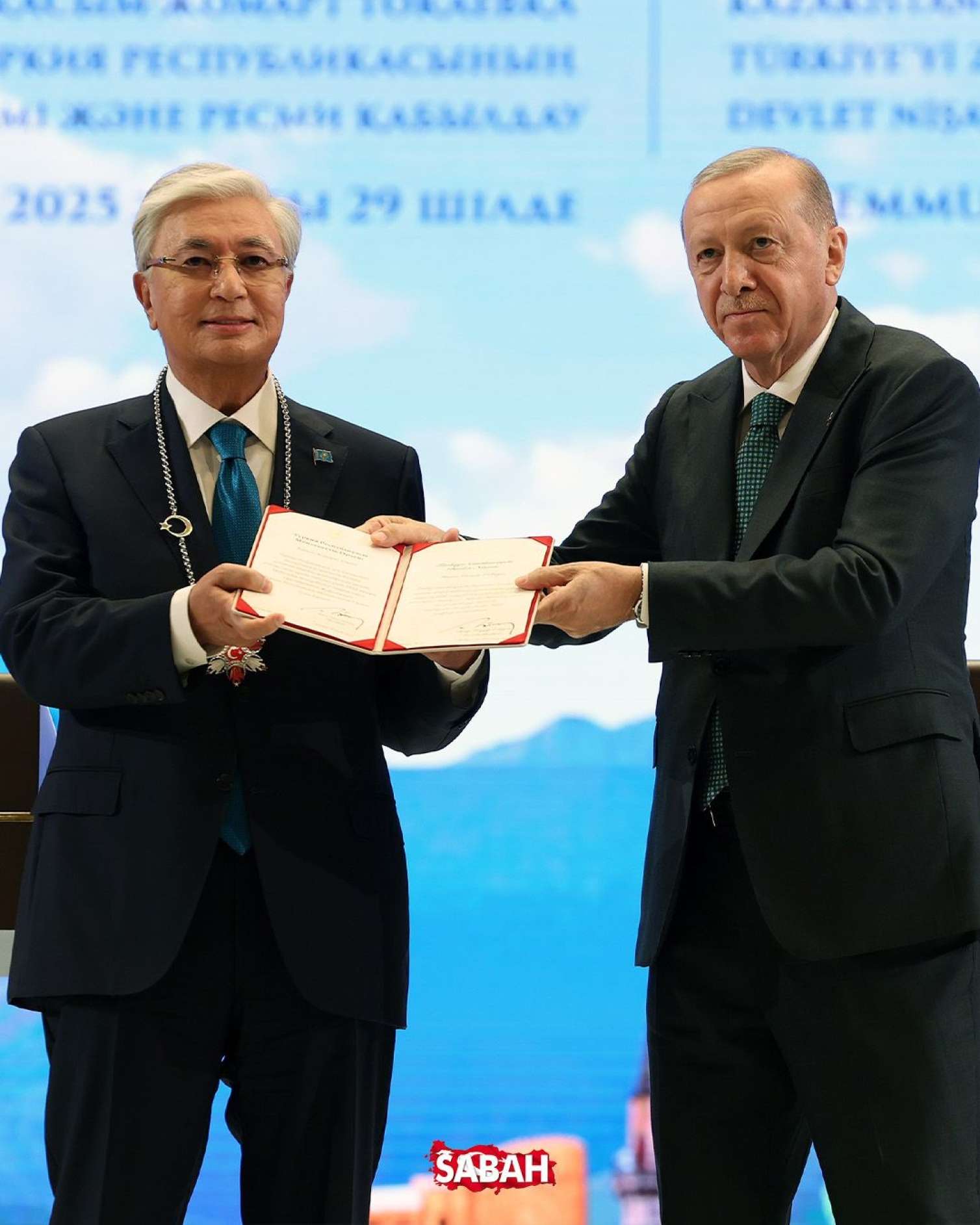 Ərdoğan Tokayevə Türkiyənin ən yüksək medalını verdi 