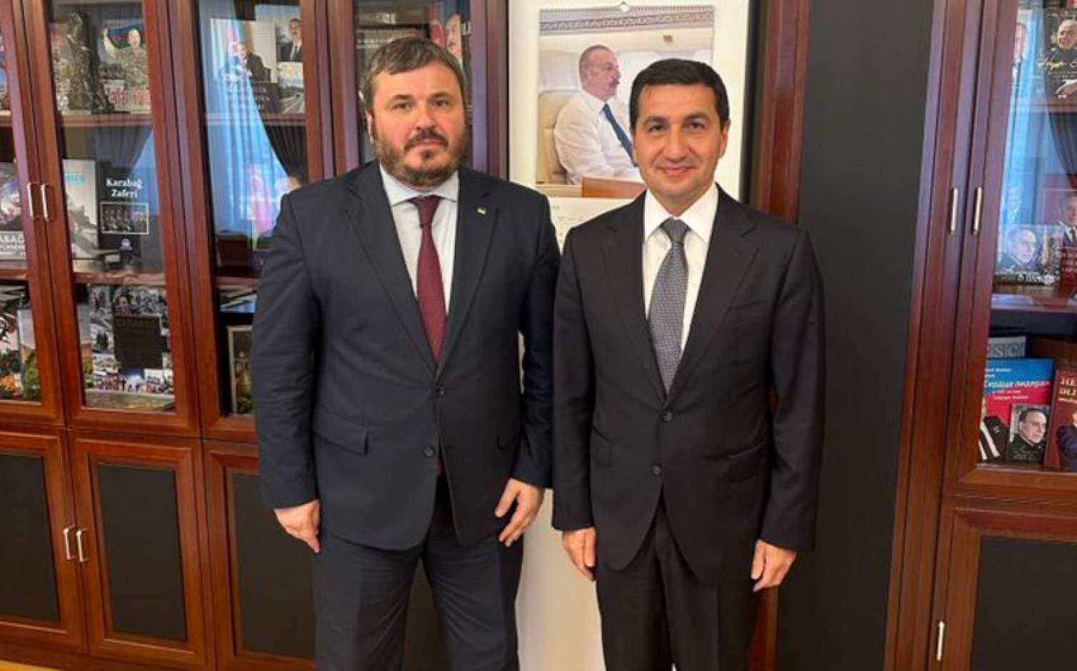 Hikmət Hacıyev Ukrayna səfiri ilə strateji tərəfdaşlığı müzakirə etdi 
