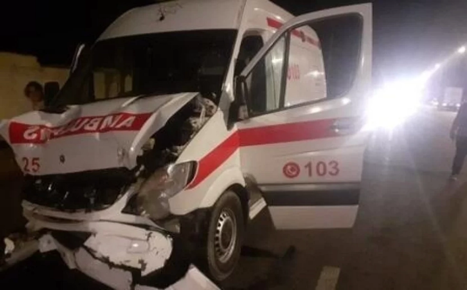 Təcili yardım qəzaya uğradı: Ölən və yaralananlar var 