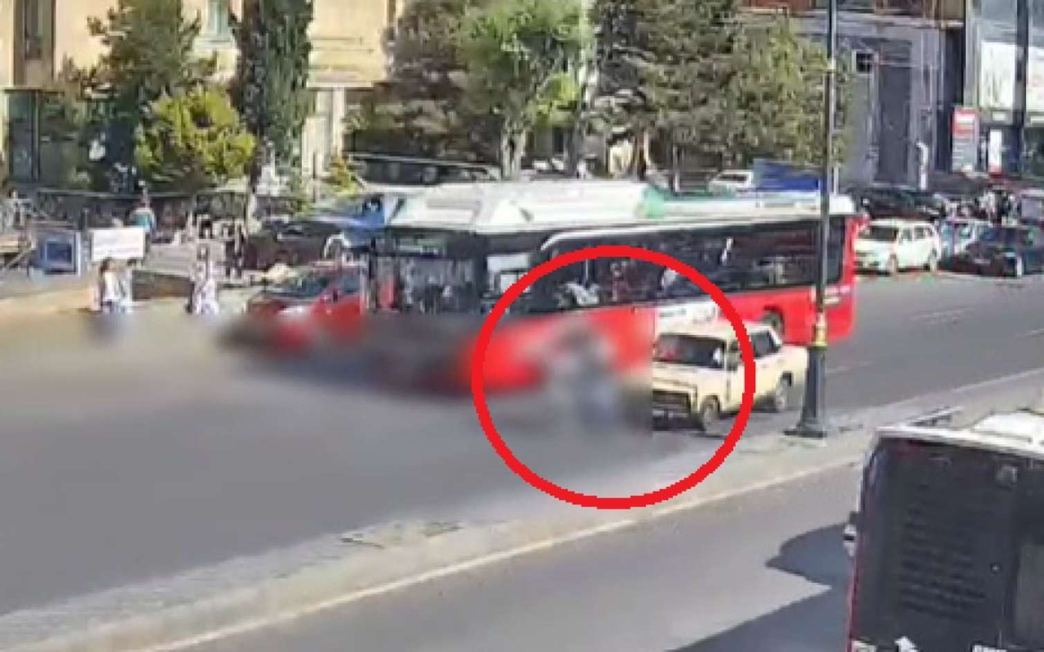 Bakıda dəhşətli qəzanın anbaan GÖRÜNTÜLƏRİ