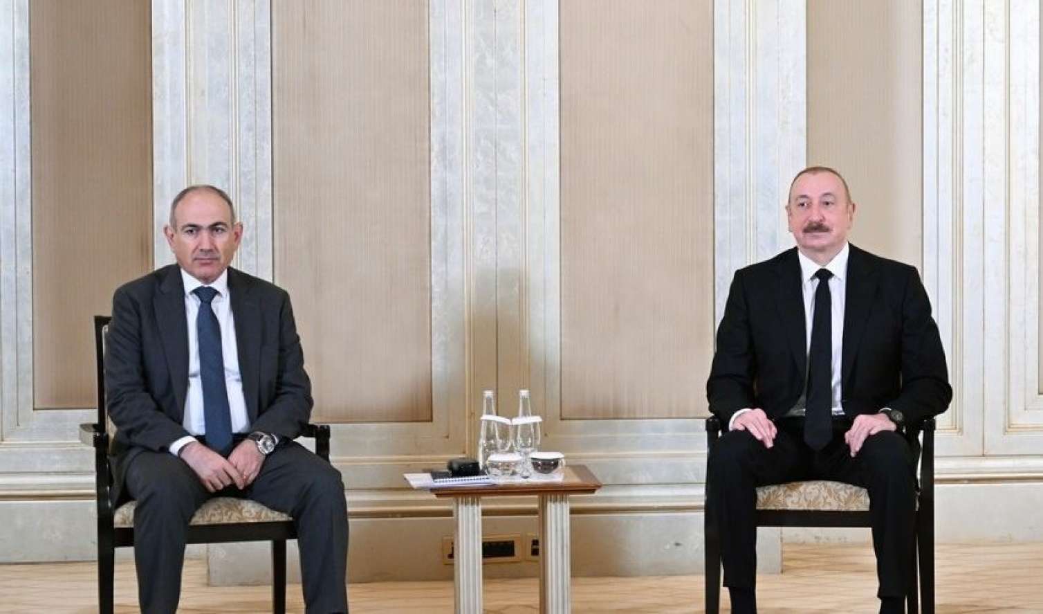 Bakı-İrəvan sülhü reallığı çevrilir:  "Trampa uğur hekayəsi lazımdır"  