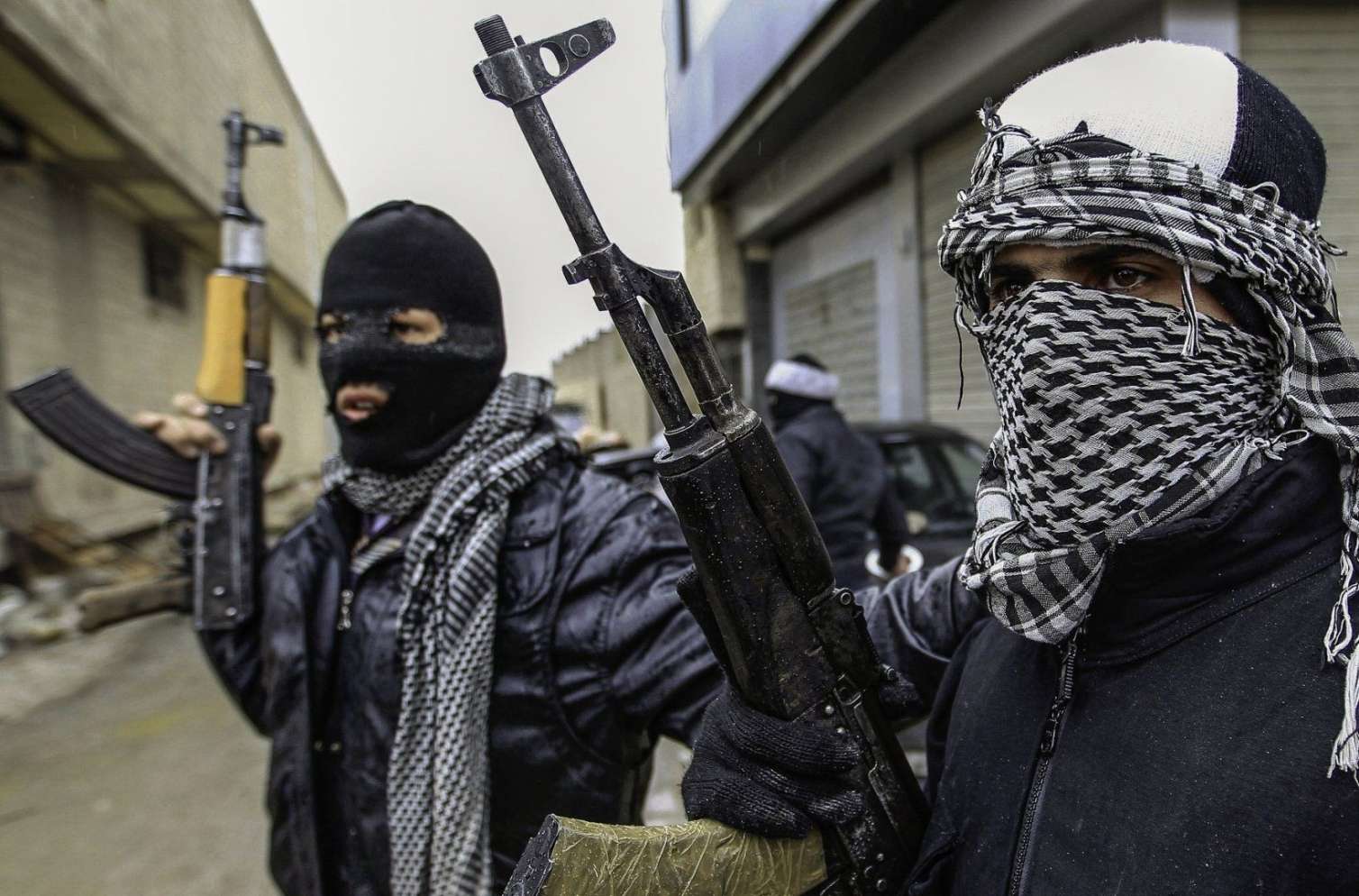 Xaricdə olan şəxs messencerdə terrorizmi təbliğ edib  