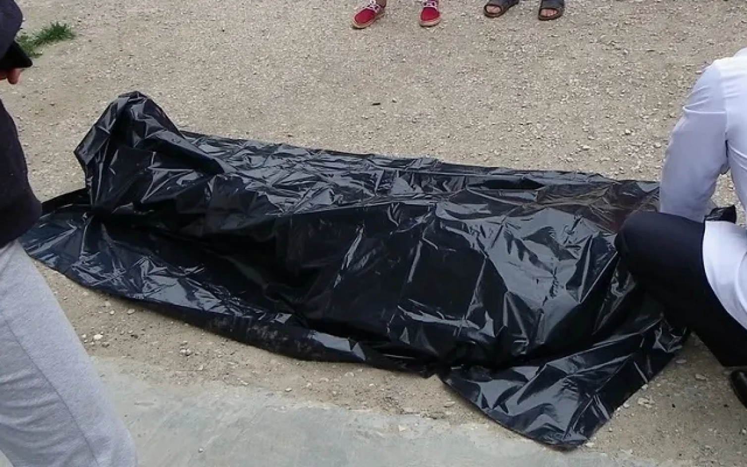 Sumqayıt sakini 3-cü mərtəbədən yıxılıb öldü 