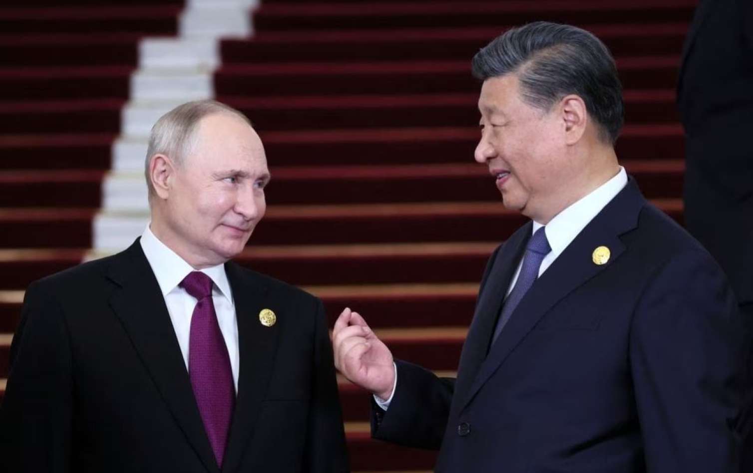 "Çətin məsələlərin sadə həlli..." -  Cinpin Putinə ürək-dirək verdi