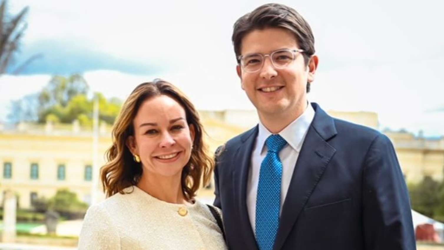 15 yaşlı uşağın güllələdiyi senator öldü 