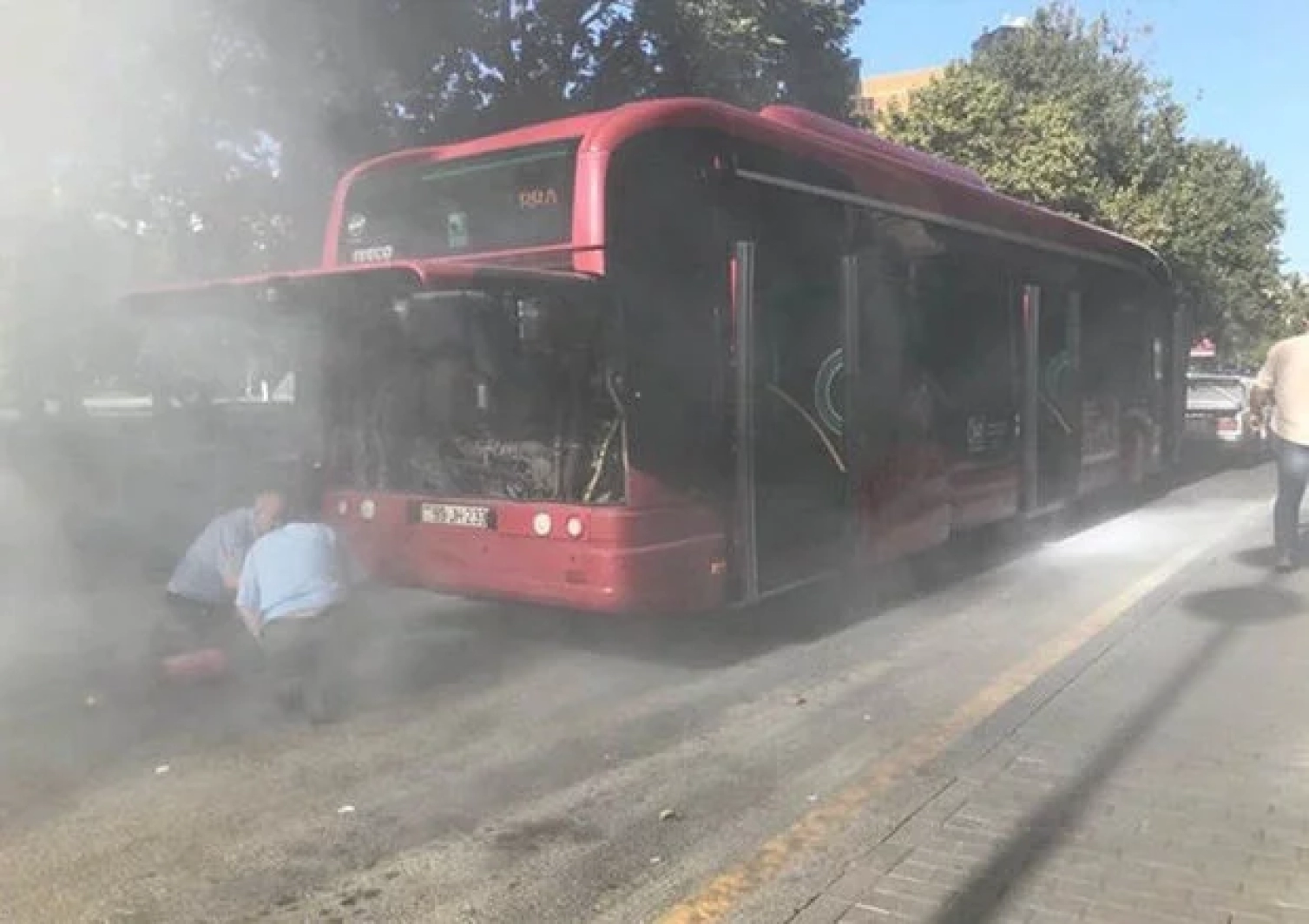 Bakıda "BakuBus" TÜSTÜLƏNDİ - Həyəcanlı GÖRÜNTÜLƏR