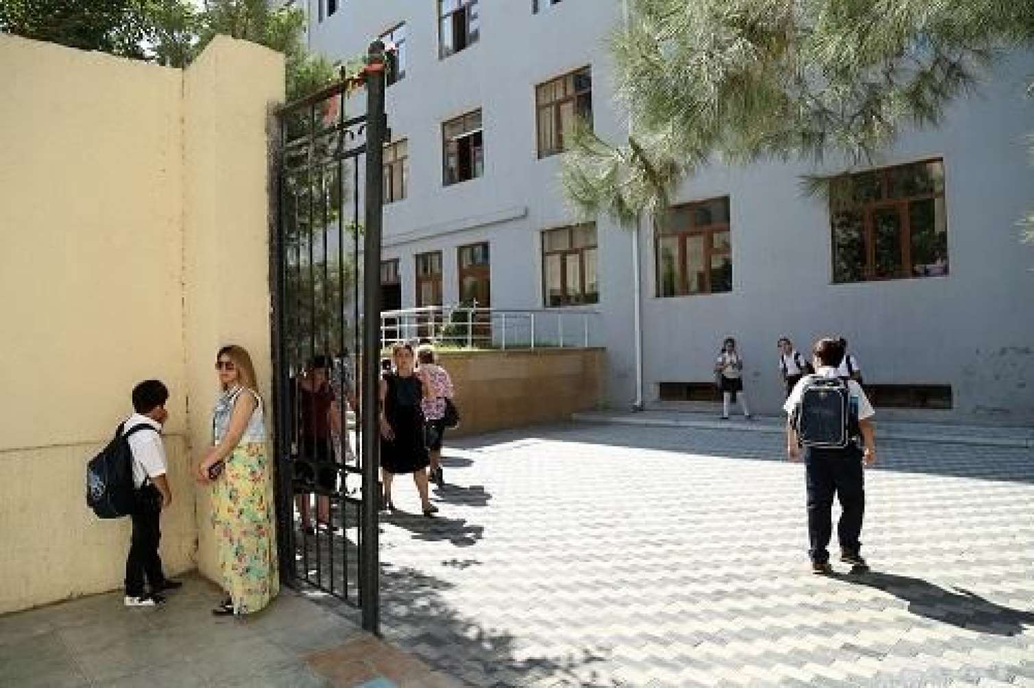 Lənkərandakı məktəbdə nə baş verir? - Rəsmi CAVAB