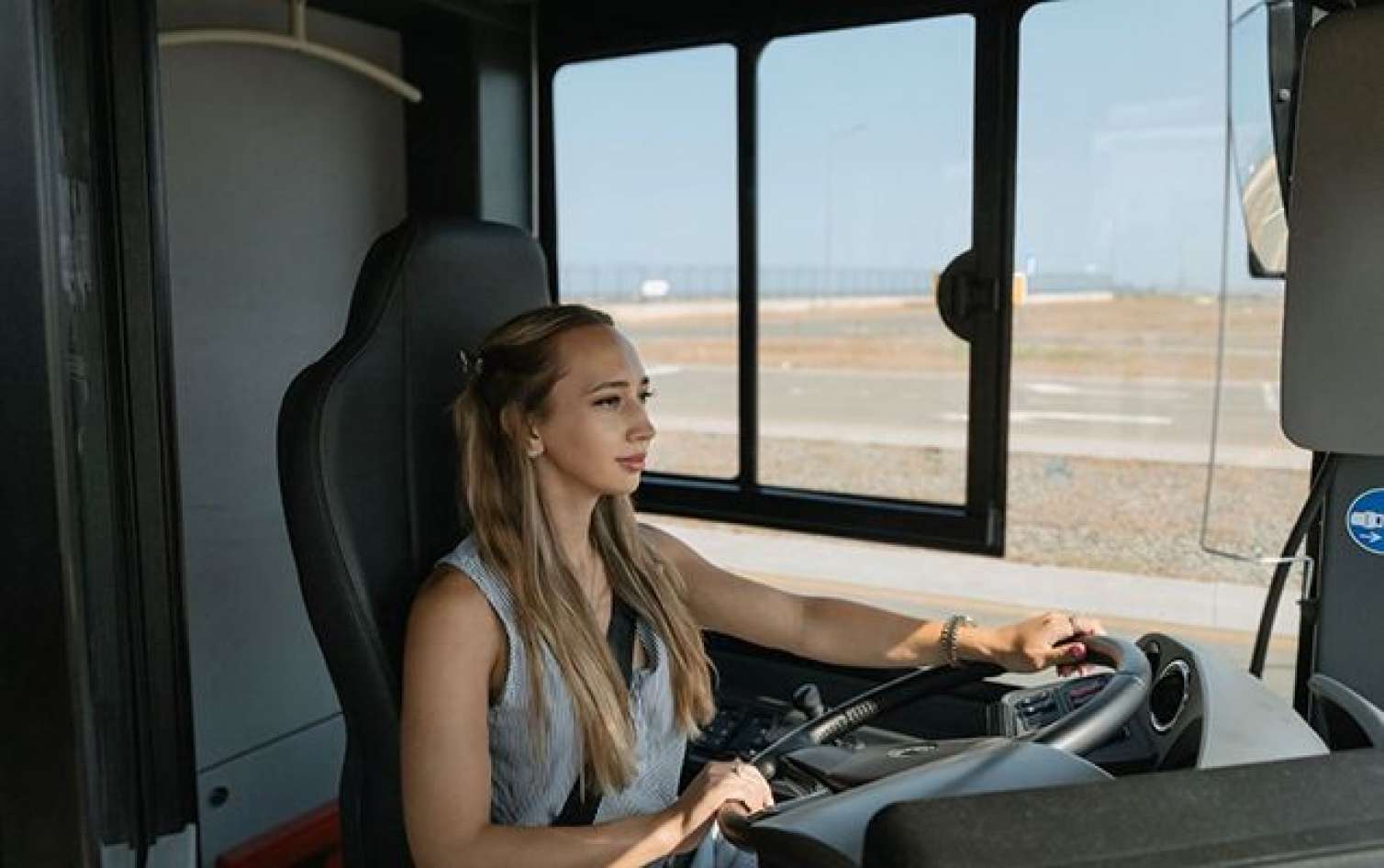 Qadınlar da avtobus sürəcək - FOTO