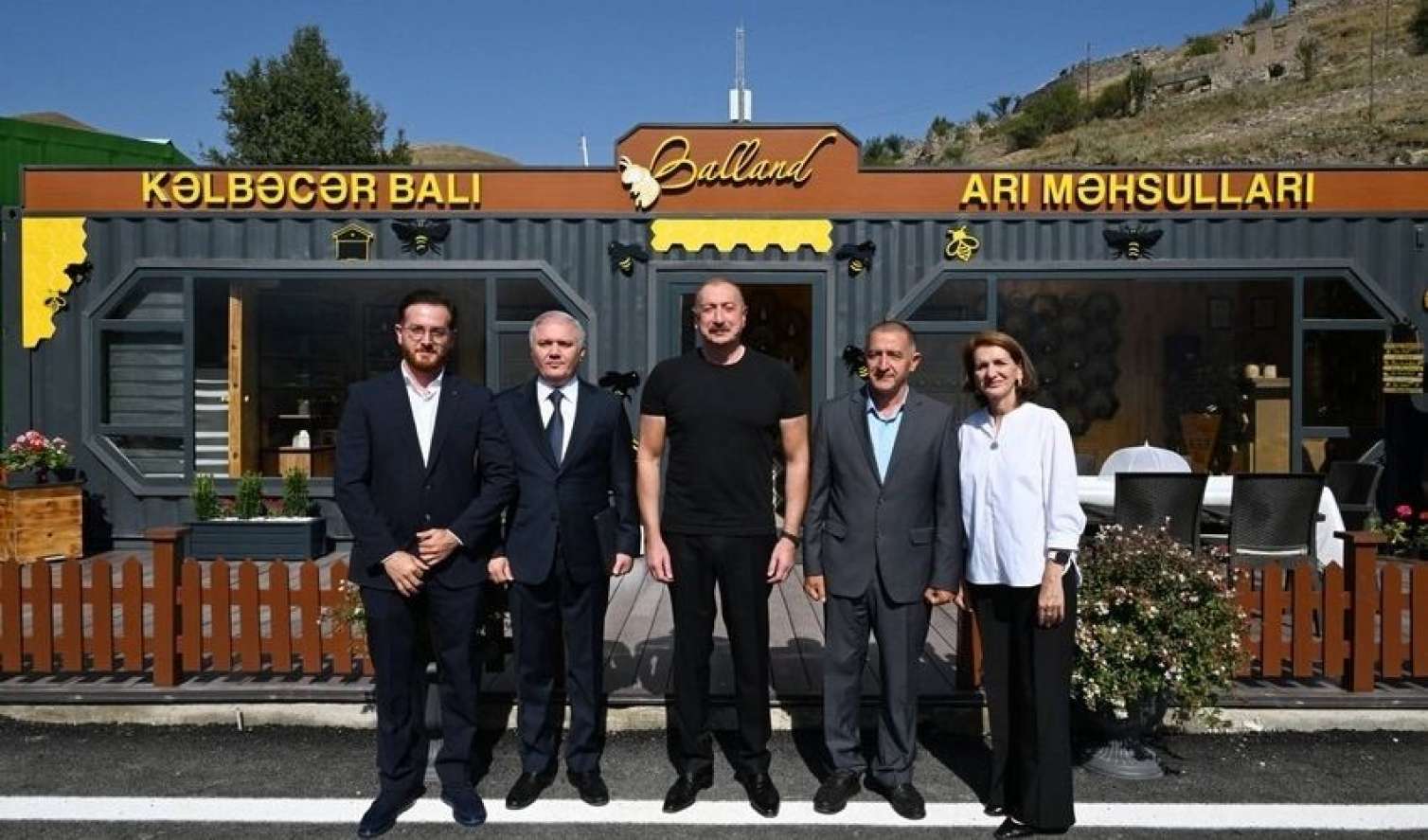 Kəlbəcərdə arıçılıq məhsulları mağazasının açılışından - Fotolar 