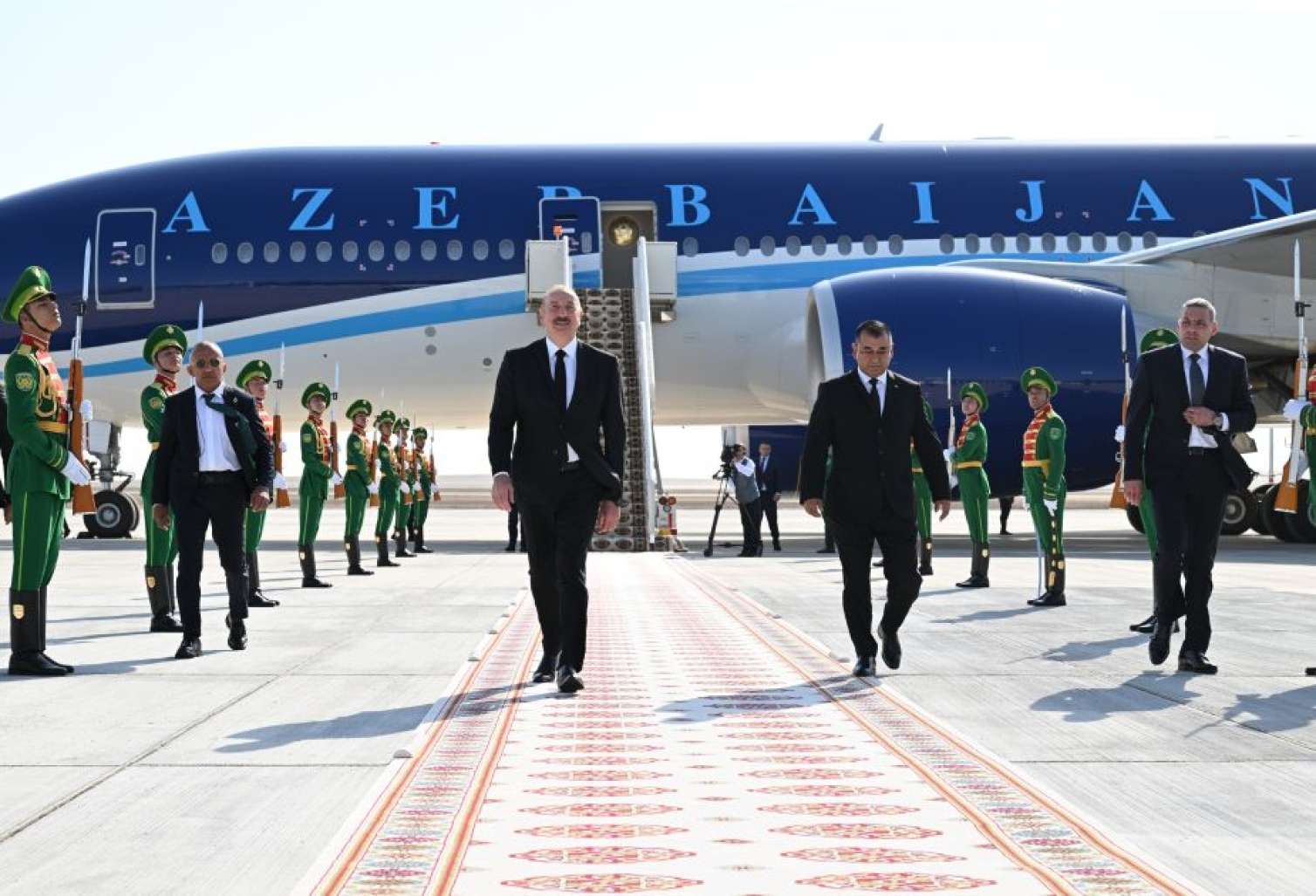 İlham Əliyev Türkmənistanda belə QARŞILANDI