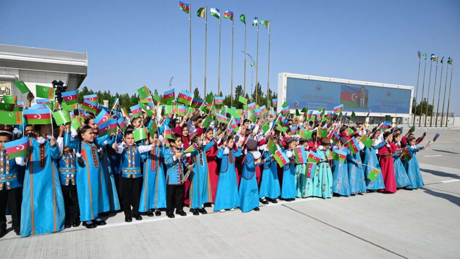 İlham Əliyev Türkmənistanda belə QARŞILANDI
