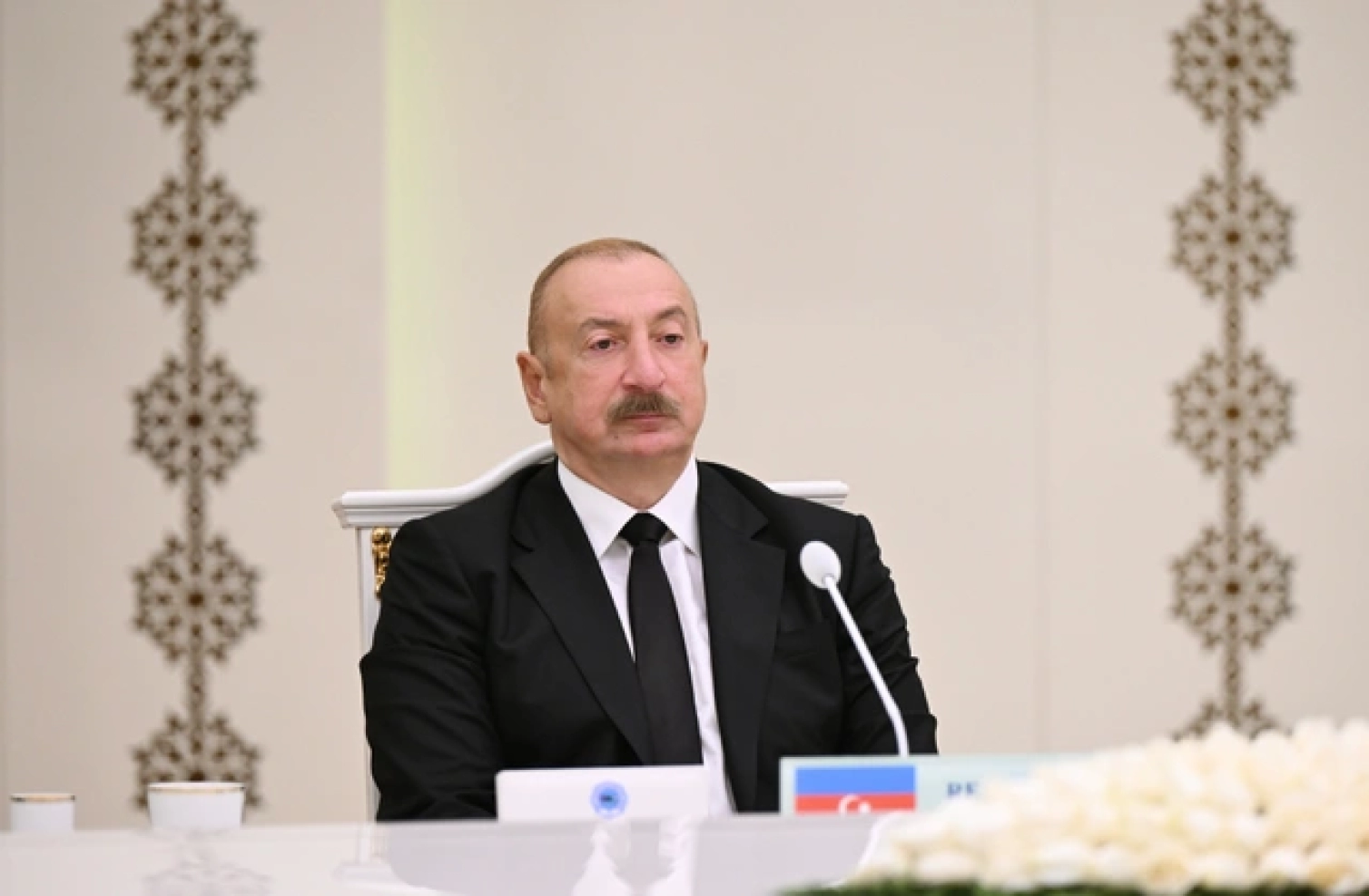 Prezidentin Berdiməhəmmədovla geniş tərkibdə görüşü başladı - FOTO