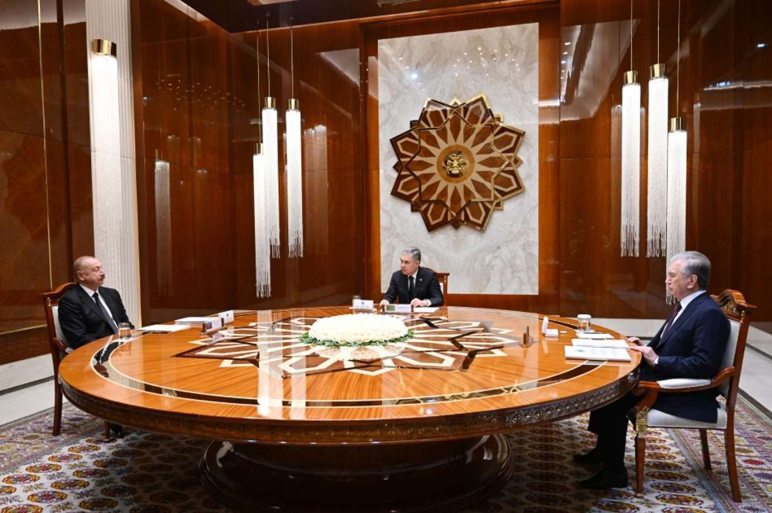 Liderlərin iştirakı ilə sənədlər imzalandı 
