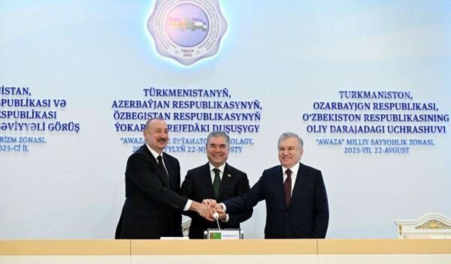 Liderlər mətbuata birgə bəyanatla çıxış etdilər 