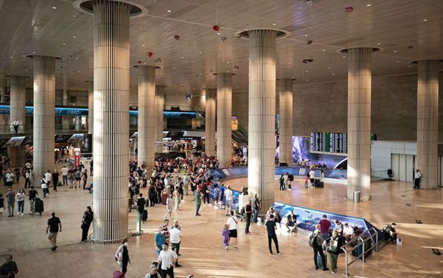 İsrailin hava limanına ballistik raket atdılar 