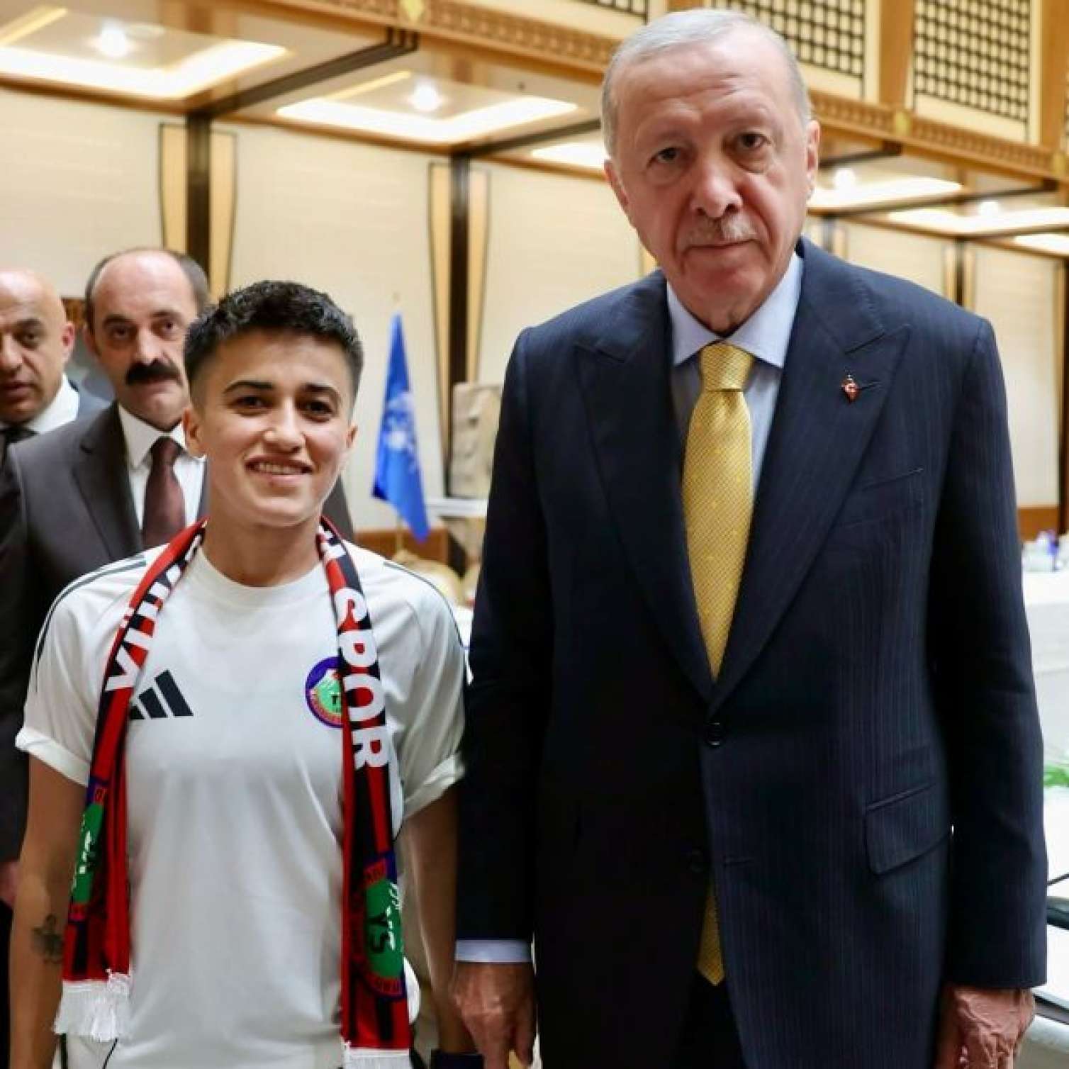 Ərdoğan Azərbaycan futbolçuları ilə görüşdü -  FOTO