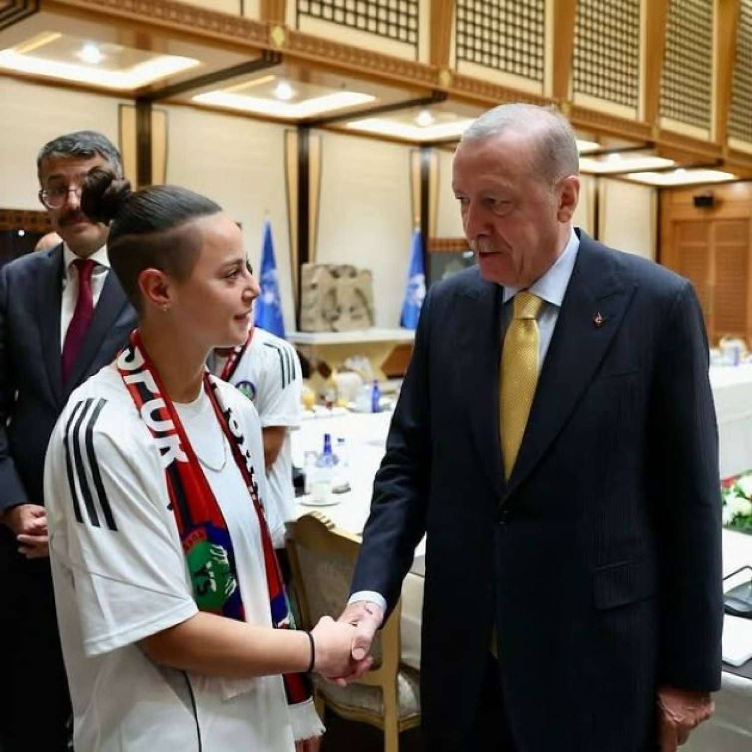 Ərdoğan Azərbaycan futbolçuları ilə görüşdü -  FOTO