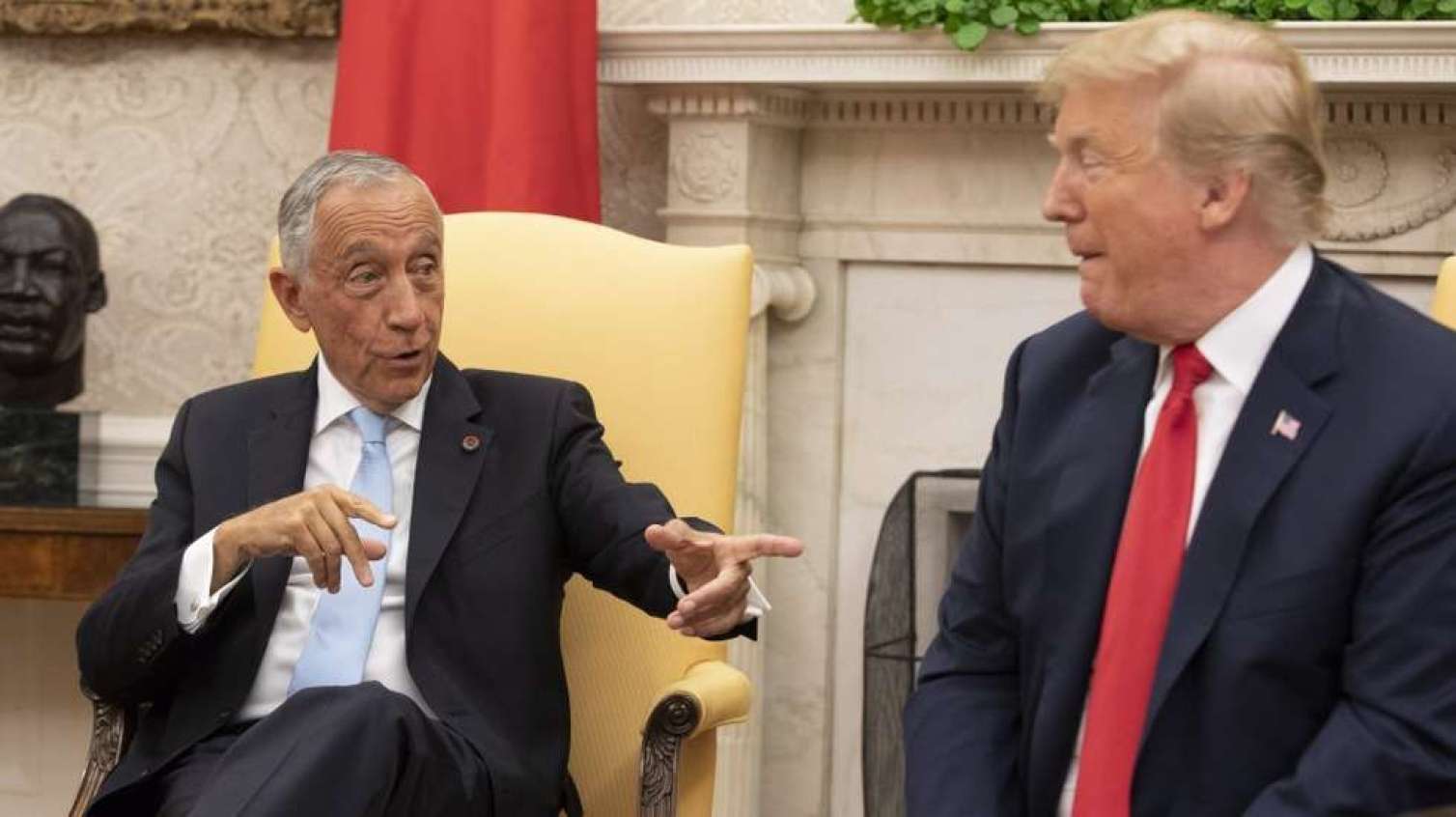Portuqaliya prezidenti Trampa "rus casusu" dedi 