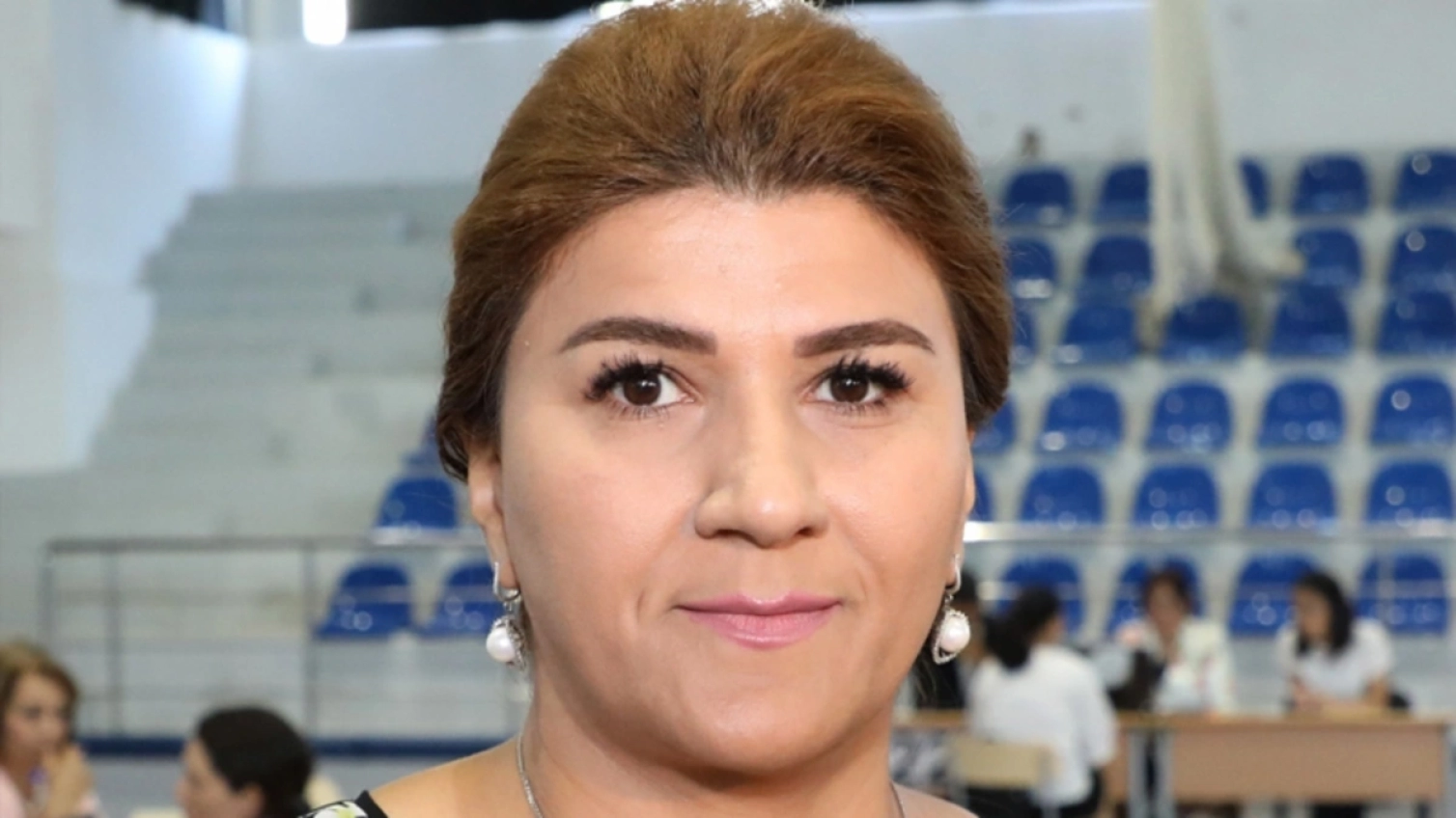Məktəb direktorunun ölkədən çıxışına "STOP" qoyuldu 