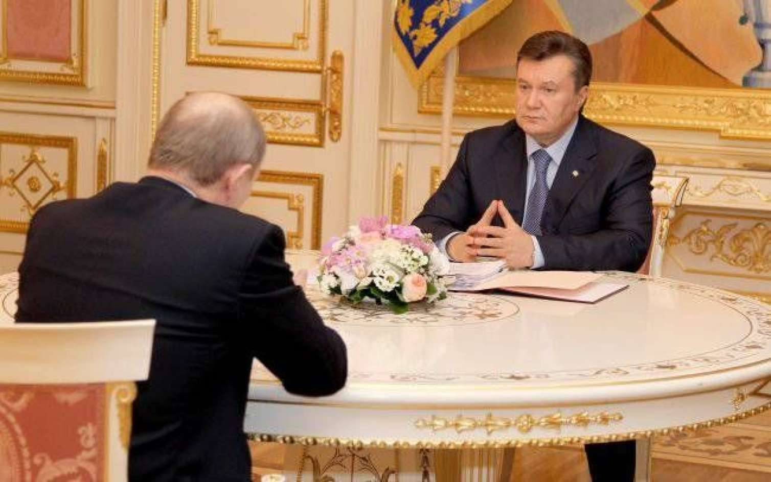 Yanukoviç sükutu pozdu: Əmr Putindən gəlib? - AÇIQLAMA 