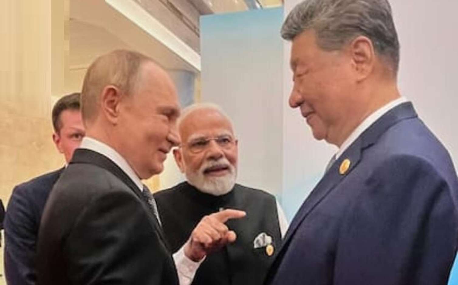 Putin Cinpinin kiçik ortağı kimi fəaliyyət göstərir - AÇIQLAMA 