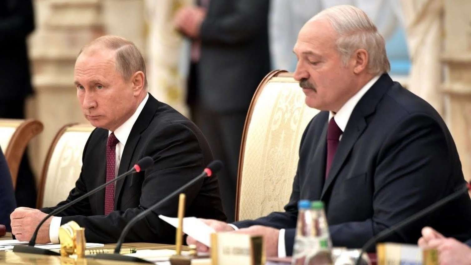 Lukoşenko və Putin Pekində görüşdü 