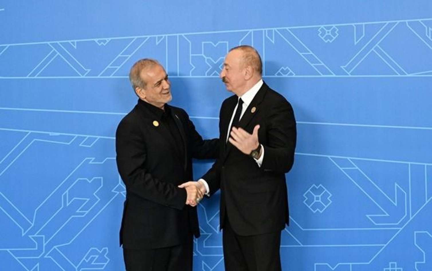 Əliyev və Pezeşkian  Azərbaycan dilində söhbət etdilər - VİDEO 