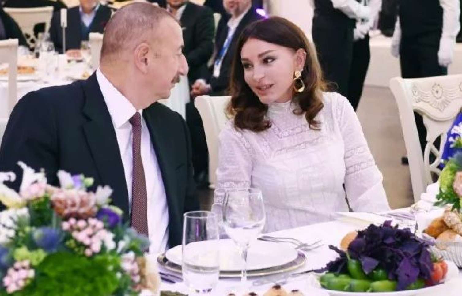 Prezident və xanımı ziyafətdə 