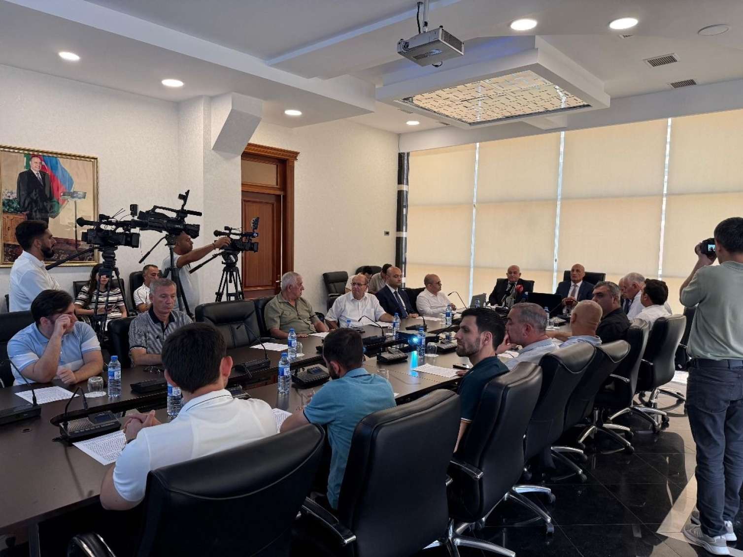 "Ermənistan Rusiyaya “nəfəslik” verir, müharibəni maliyyələşdirir"  - MÜZAKİRƏ+FOTO