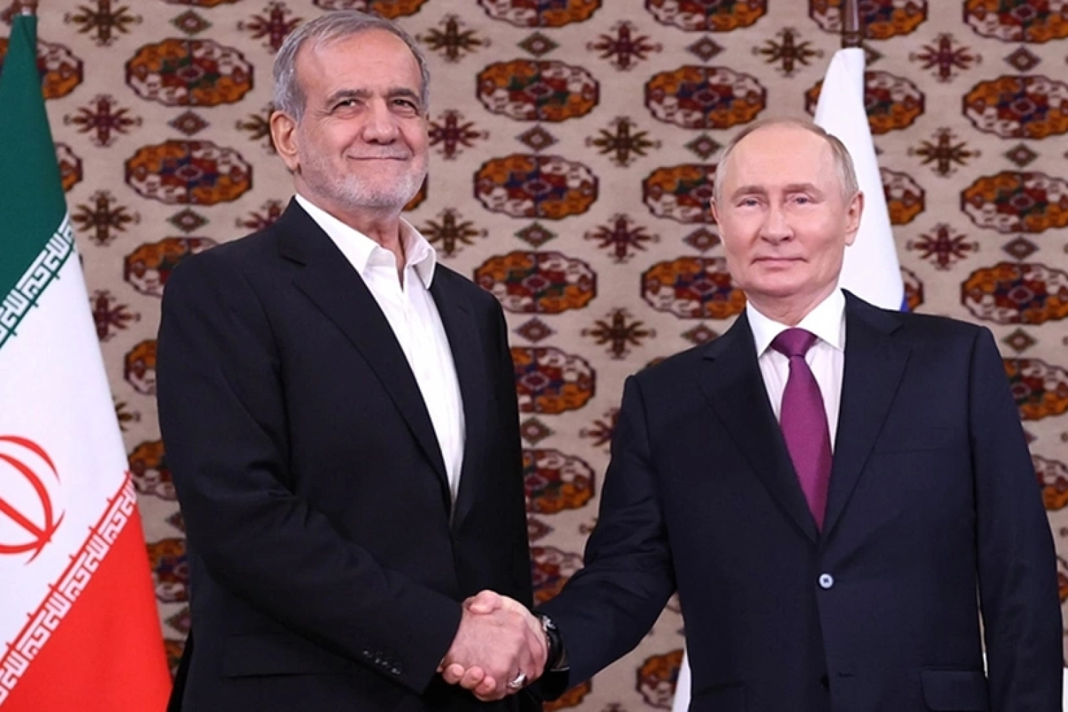 Pezeşkian və Putin İranın nüvə proqramı böhranını müzakirə etdi 