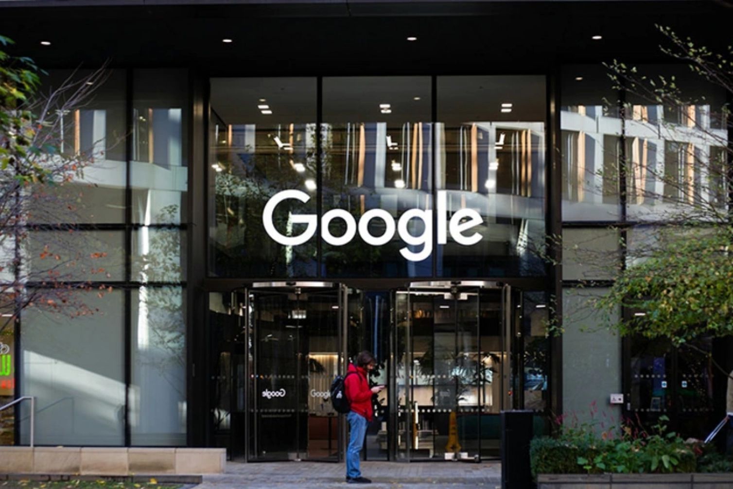"Google"in başı dərddə - Yarım milyard dollar cərimə ödəyəcək
