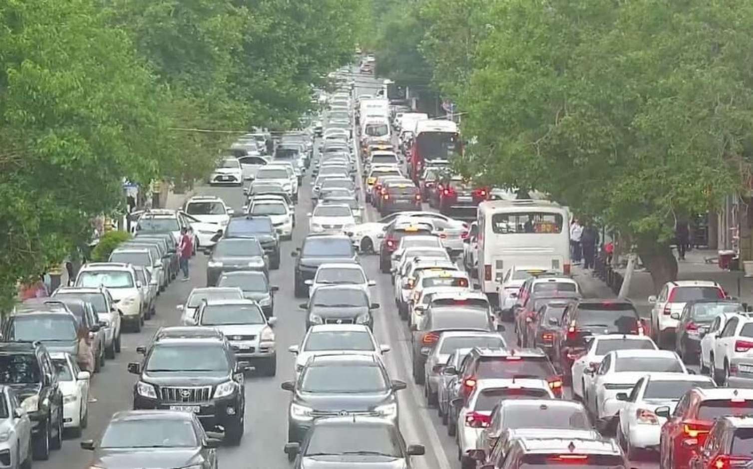 Paytaxtın bu yollarında sıxlıq var - SİYAHI 