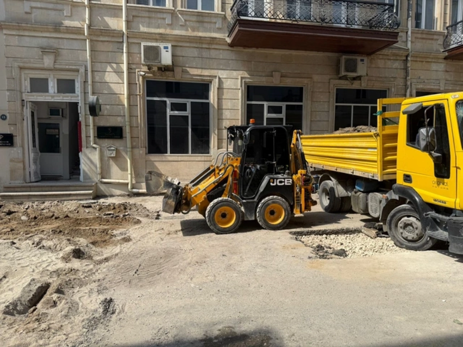 Bakıda bu yolların söküntüsünə başlanıldı - FOTO
