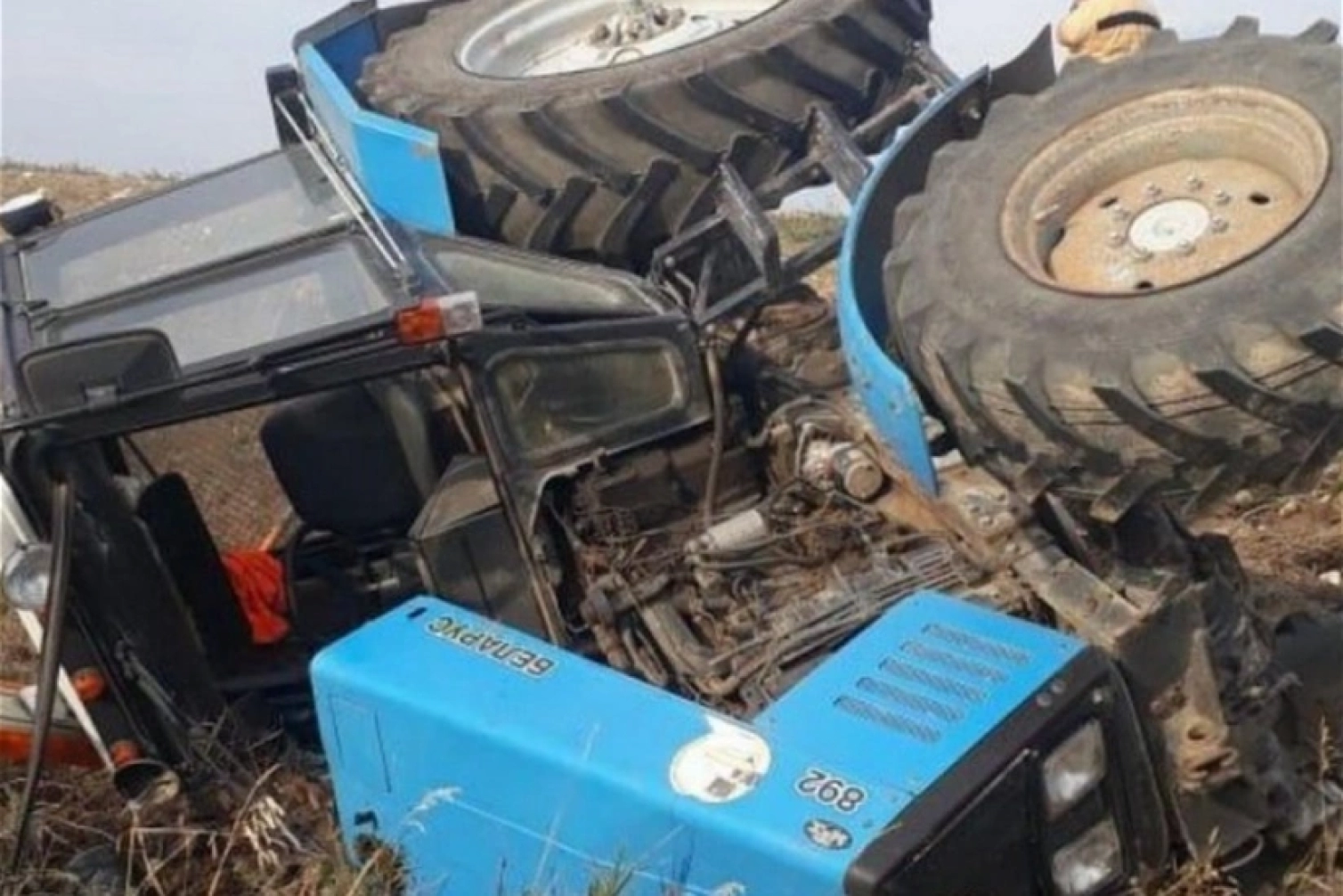 Laçında traktor dərəyə aşdı - 1 nəfər öldü 