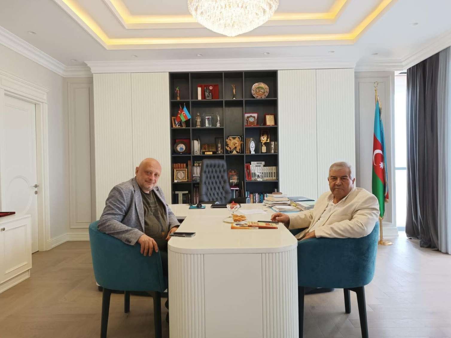 Sabir Rüstəmxanlı Ukrayna yazıçısı ilə görüşdü 