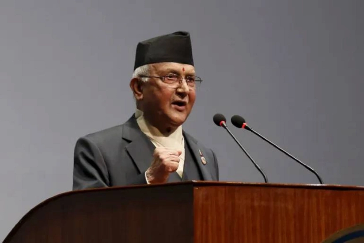 Nepalın Baş naziri istefa verdi 