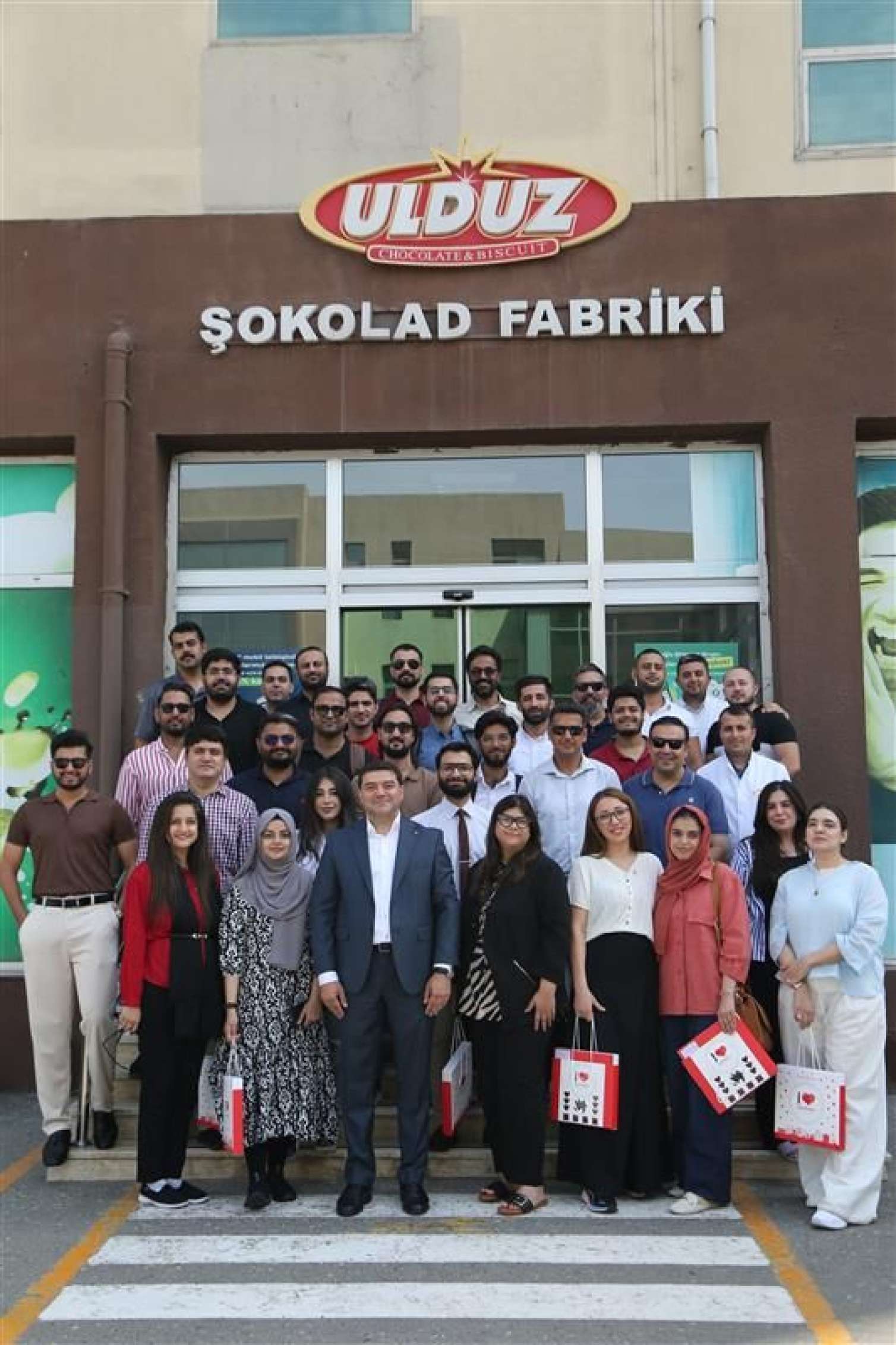 Pakistanlı tələbələr “Ulduz” şokolad fabrikində  