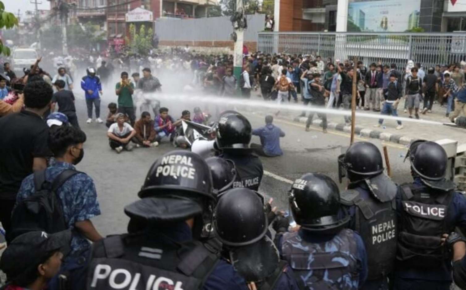 Nepalda iğtişaşlar: ölənlərin sayı 30-a çatdı 