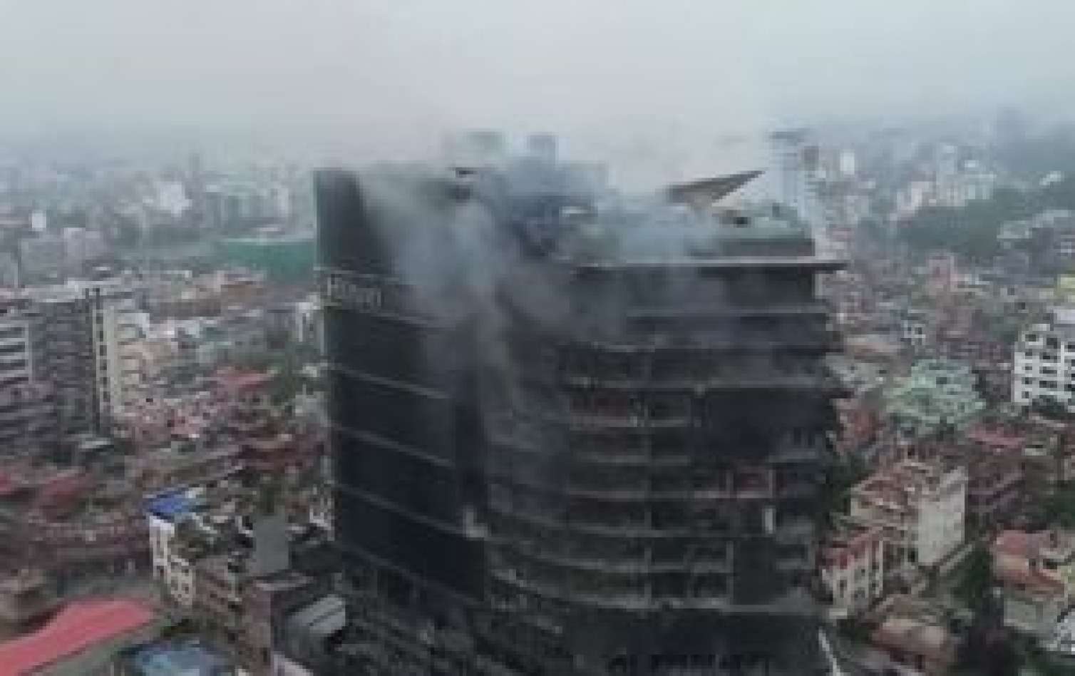 “Z nəsli inqilabı”: Hilton hoteli də məhv edildi - VİDEO 