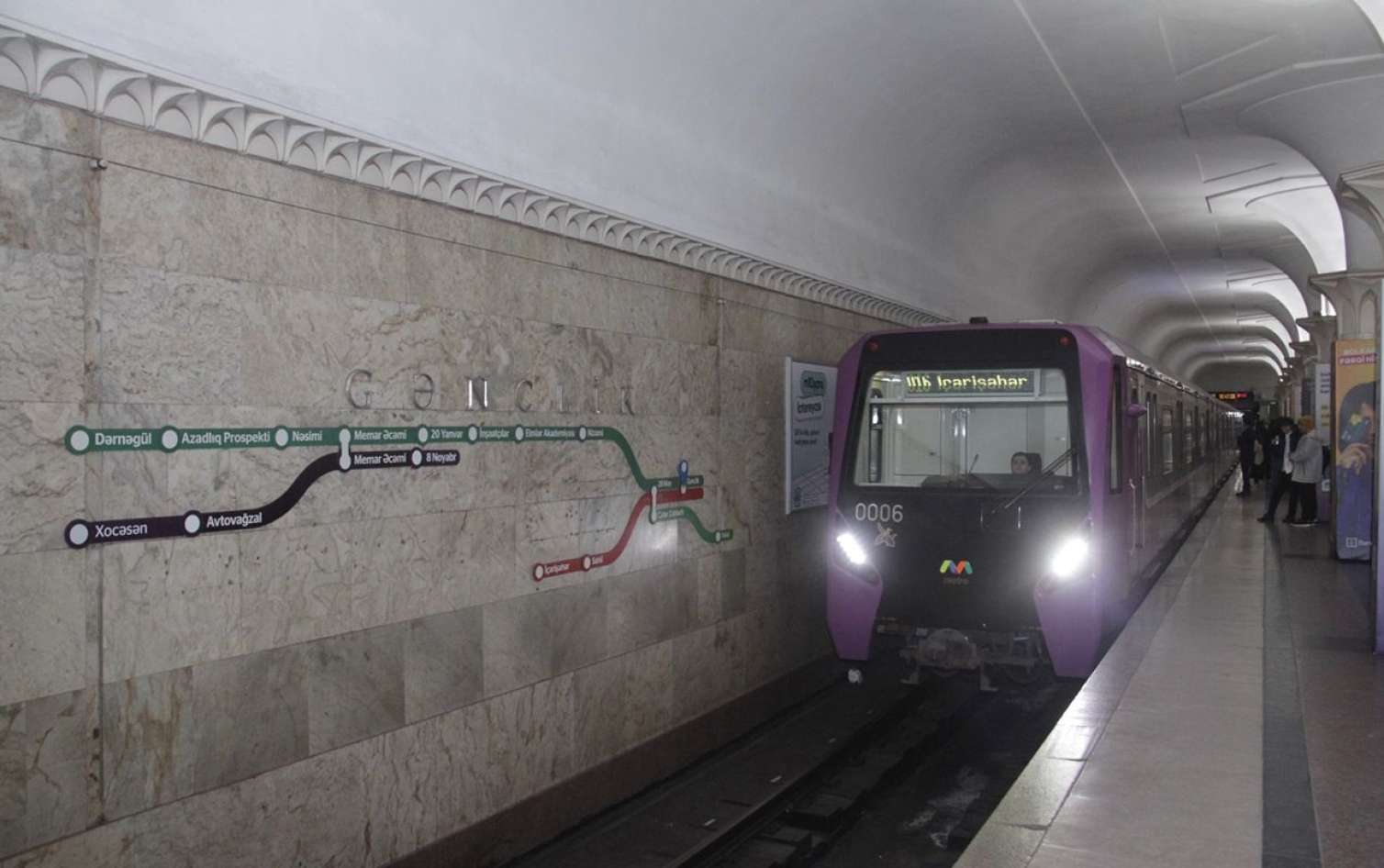 Metroda interval endirildi 