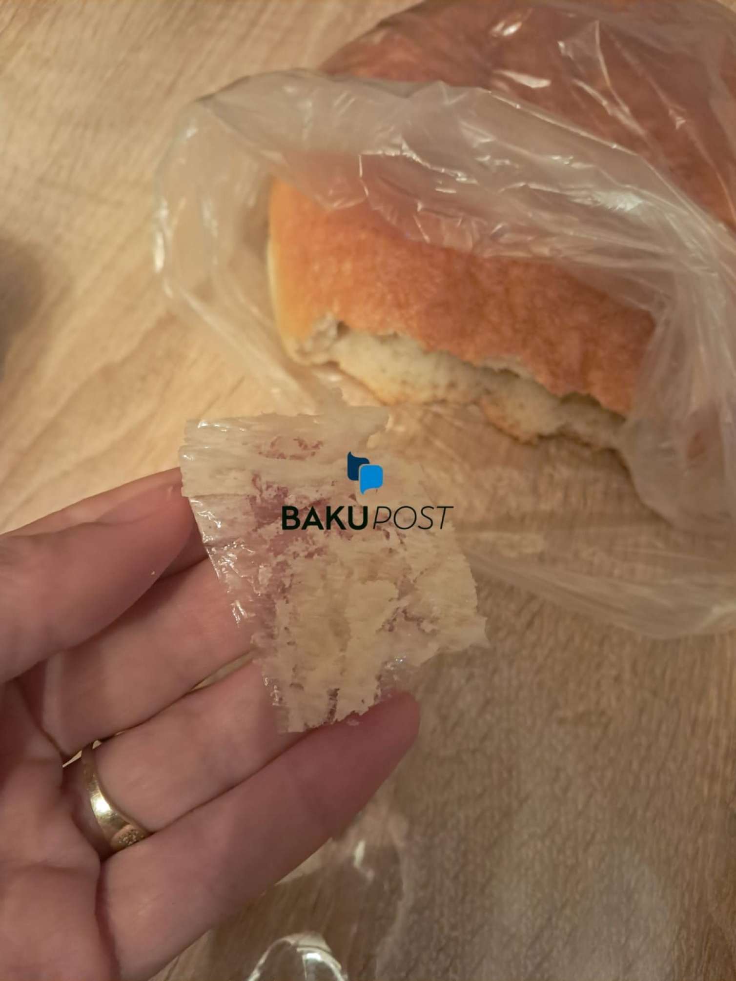 Bakıda bu zavodun çörəyindən görün nə çıxdı - FOTO 