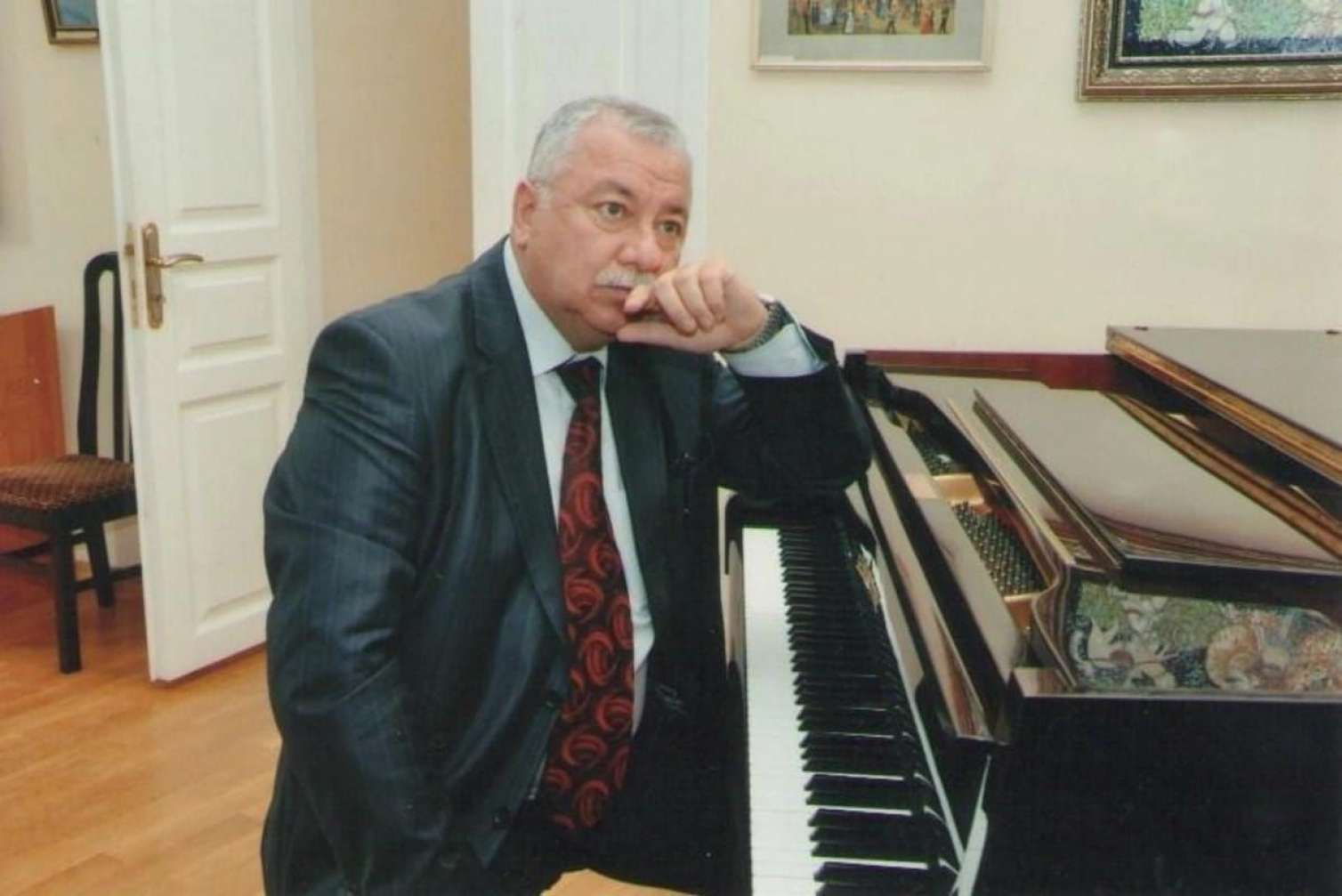 Xalq artisti  palataya köçürüldü 