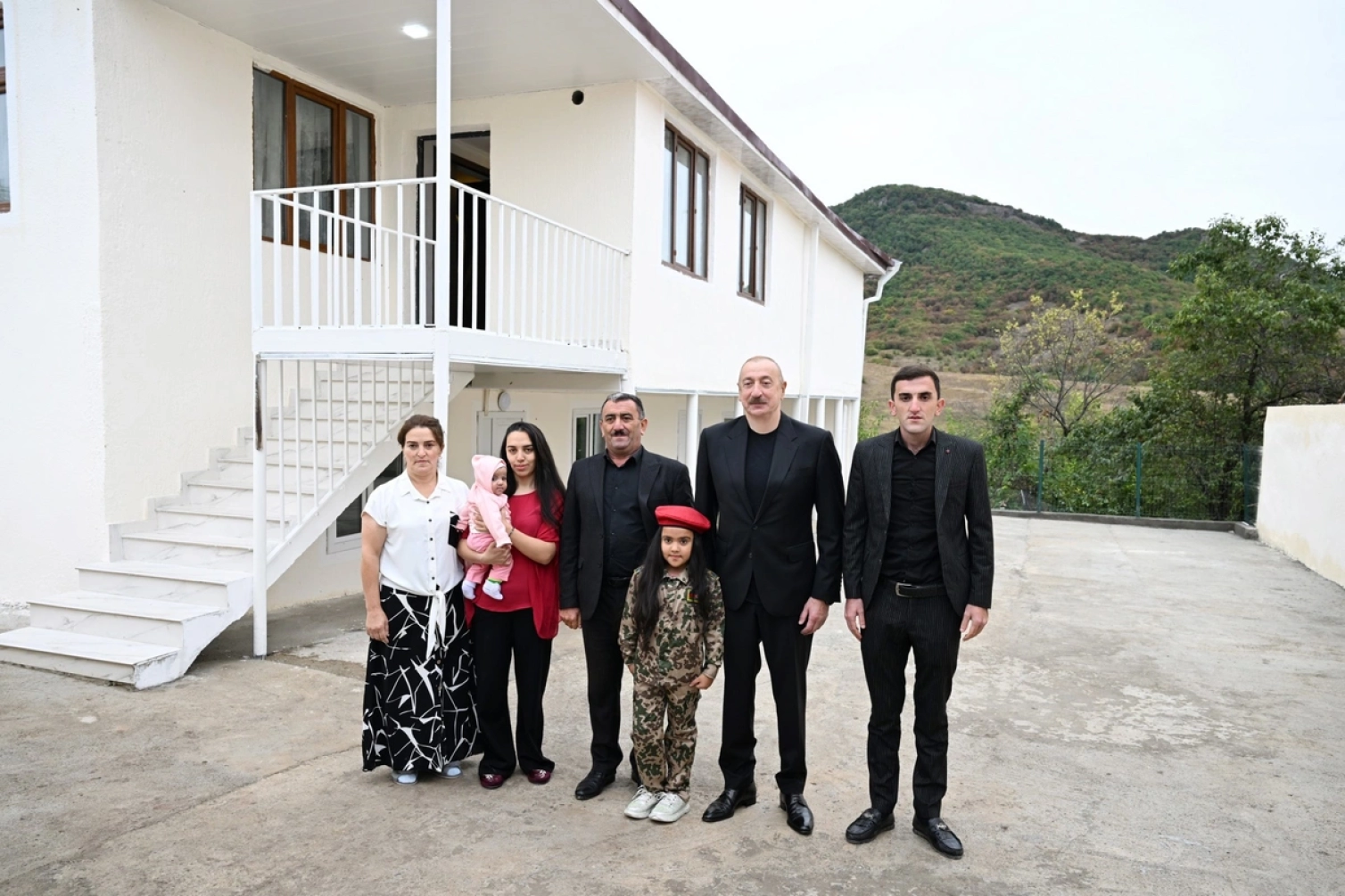 İlham Əliyev Xocalının Seyidbəyli kəndində oldu - FOTO