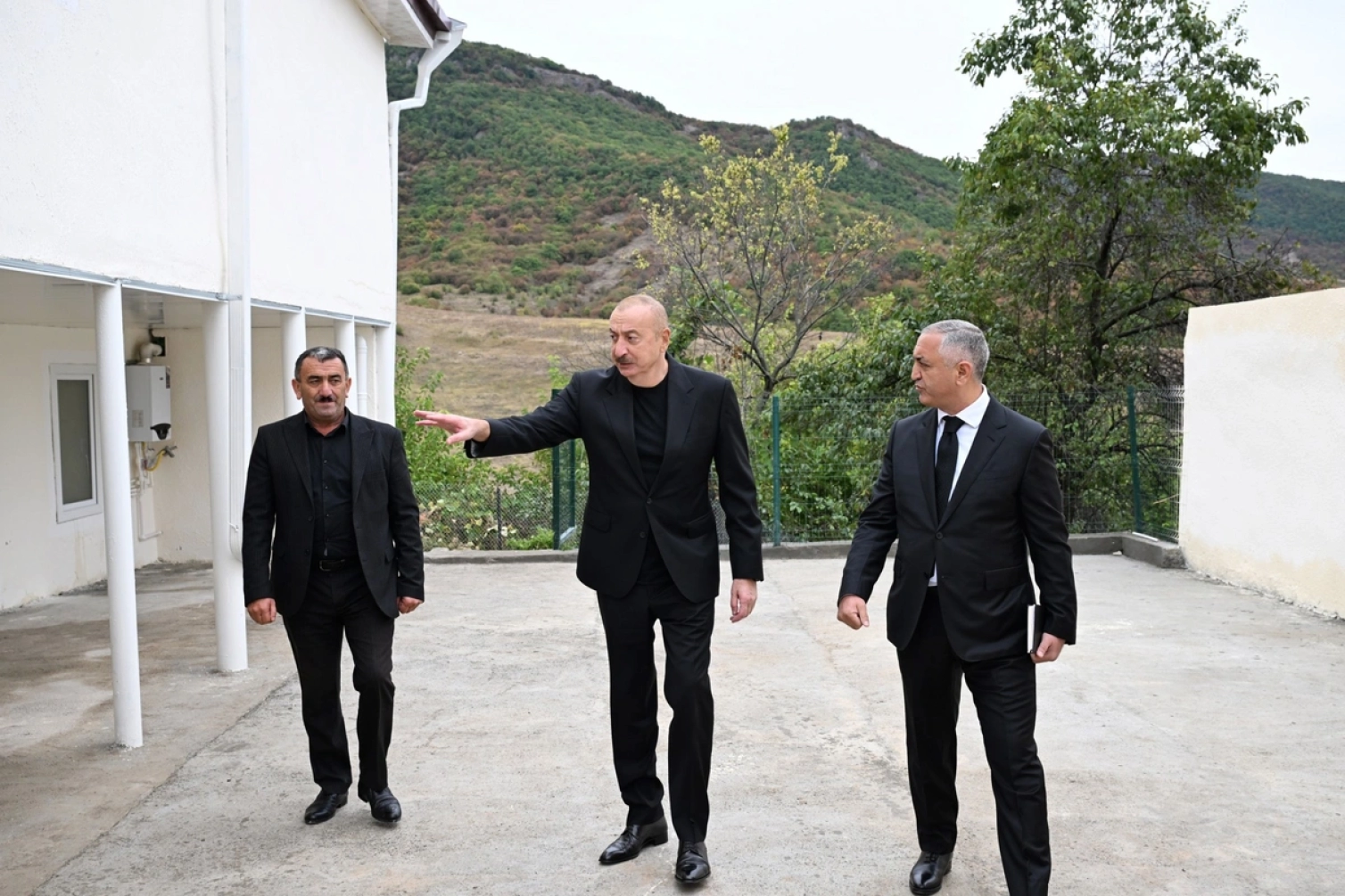 İlham Əliyev Xocalının Seyidbəyli kəndində oldu - FOTO