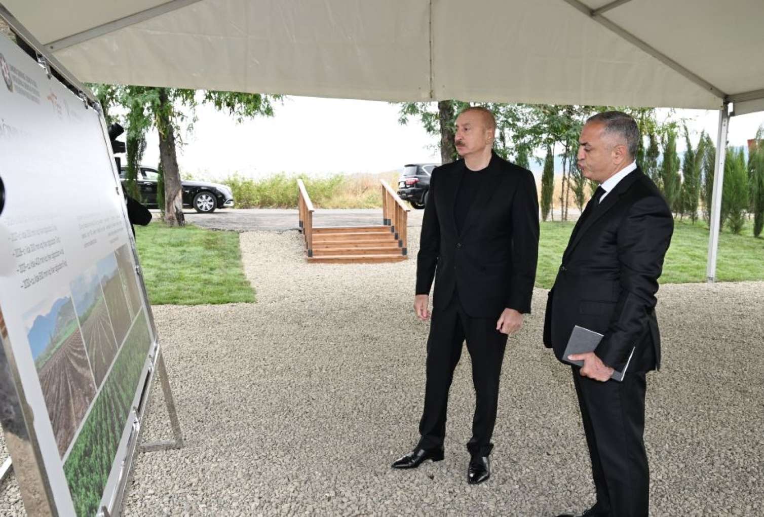Prezident Xocalıda tut bağında - FOTO